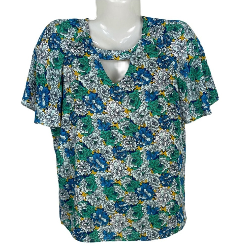 Banana Republic v-neck top with flutter sleeves S